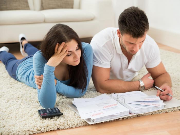 Cinco alertas financieras que pueden poner a prueba tu relación